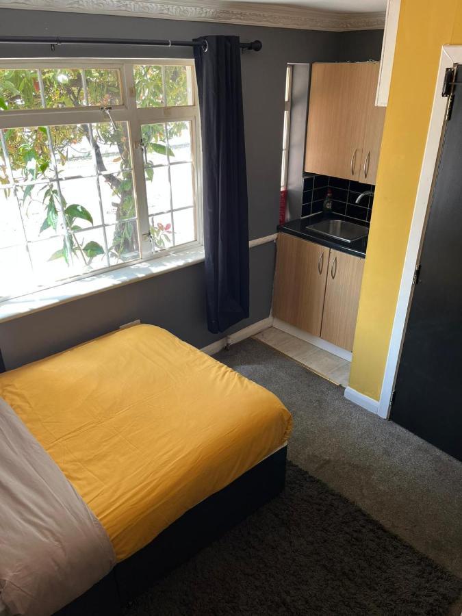 Hatfield Save-Money Rooms - 10Over10 For Price! المظهر الخارجي الصورة