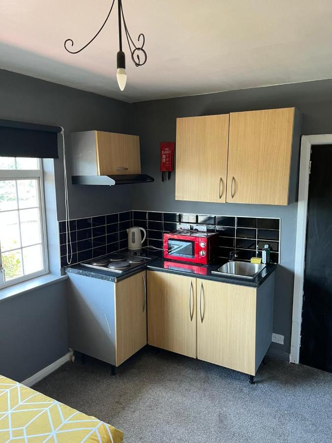 Hatfield Save-Money Rooms - 10Over10 For Price! المظهر الخارجي الصورة
