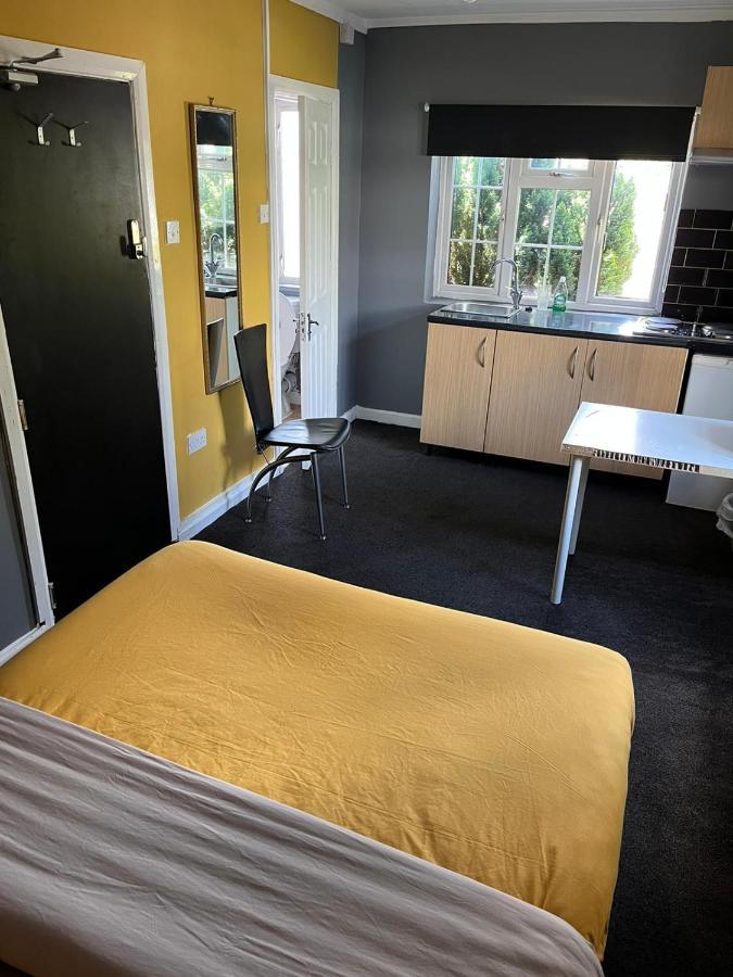 Hatfield Save-Money Rooms - 10Over10 For Price! المظهر الخارجي الصورة