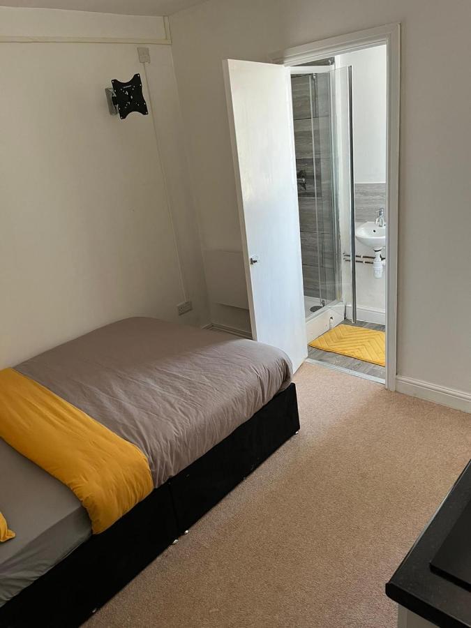 Hatfield Save-Money Rooms - 10Over10 For Price! المظهر الخارجي الصورة