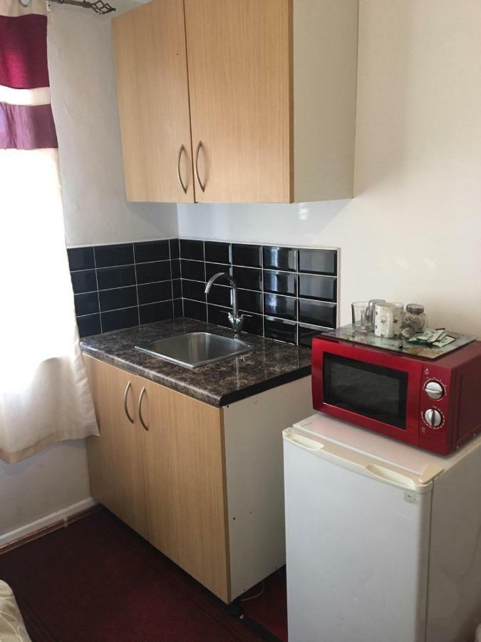 Hatfield Save-Money Rooms - 10Over10 For Price! المظهر الخارجي الصورة