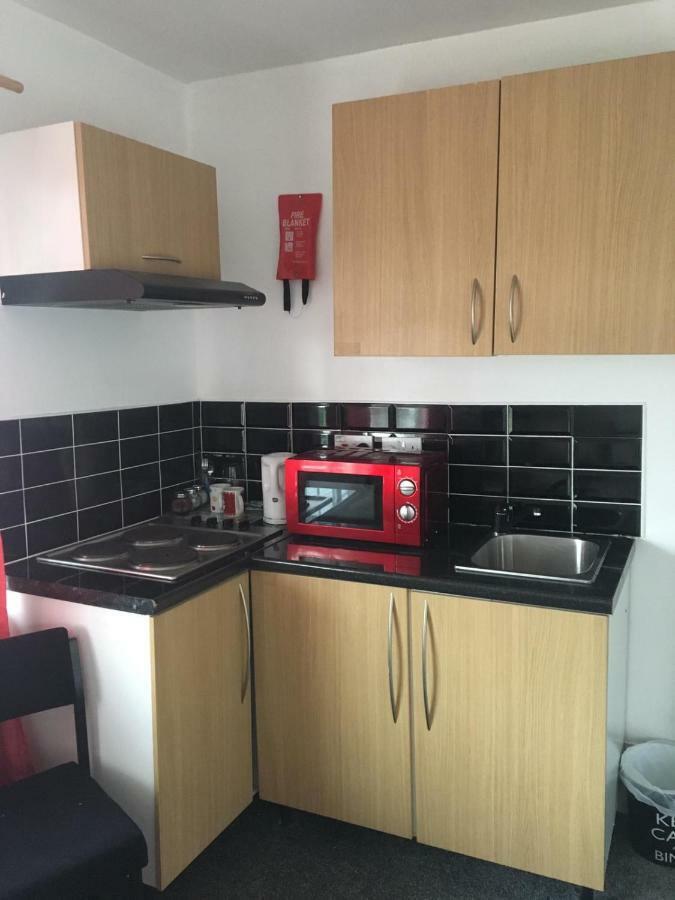 Hatfield Save-Money Rooms - 10Over10 For Price! المظهر الخارجي الصورة